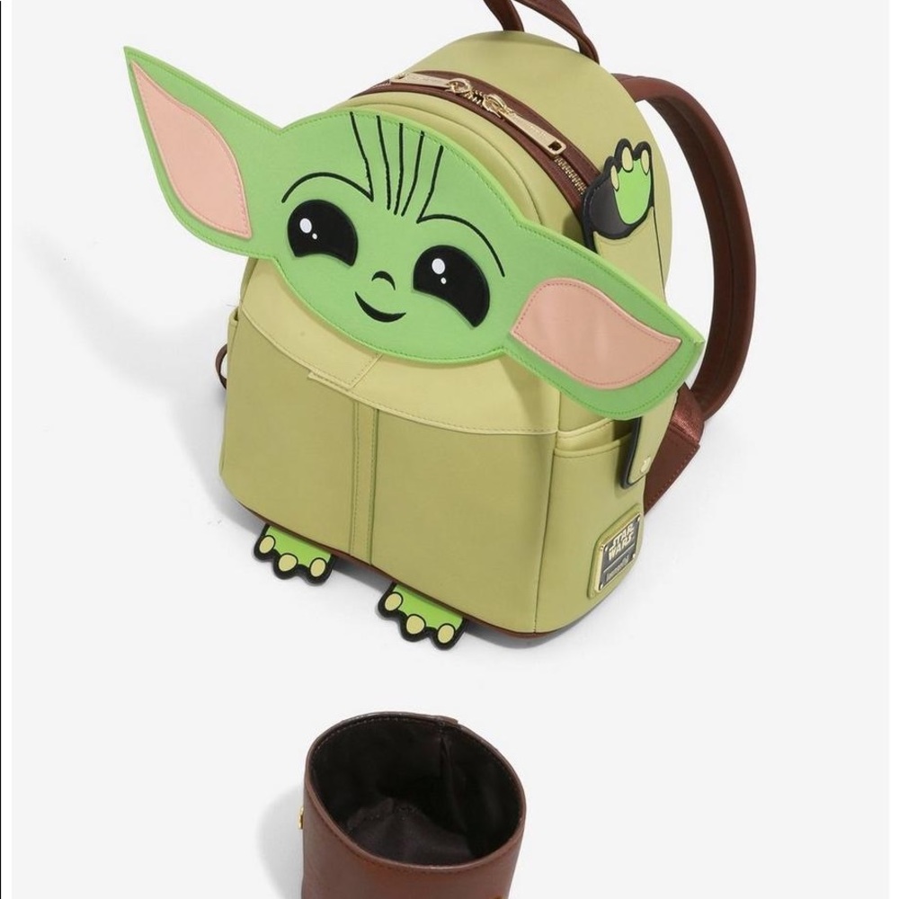 New Baby Yoda Loungefly Backpack - Picture 2 of 6